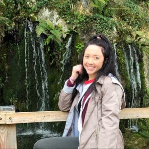 Meet your Posher, Danielle